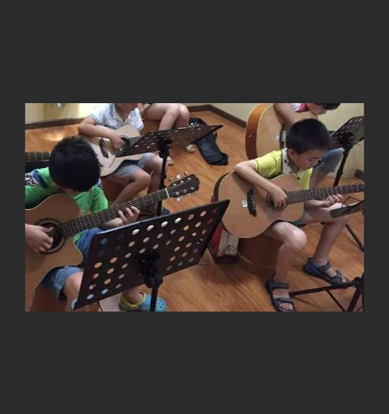  想省钱学吉他？揭秘外面吉他班砍价技巧，省出一个亿！