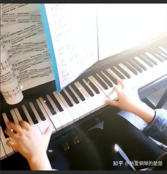  练琴一周就想手指不疼？醒醒吧！吉他老炮告诉你，坚持X天才能迎来质变！