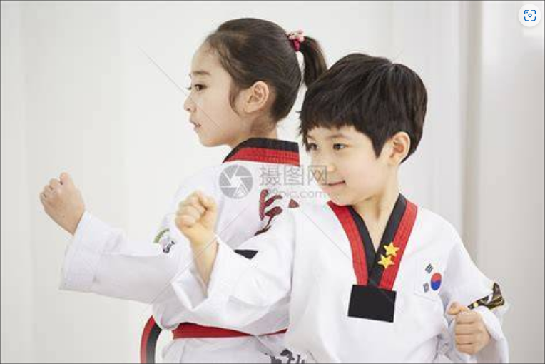  后悔让孩子过早学跆拳道？过来人含泪忠告：这几点没做到，白花钱还伤娃！