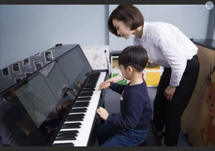  震惊！钢琴老师绝不会告诉你的秘密：用简谱轻松驾驭流行歌曲和弦，小白也能秒变演奏达人？