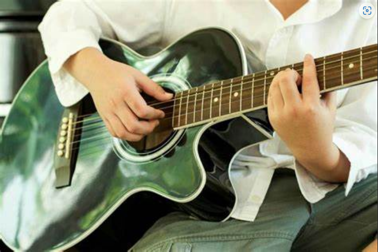  成年人学吉他真的晚了吗？3首简单曲，重燃你的音乐梦想！